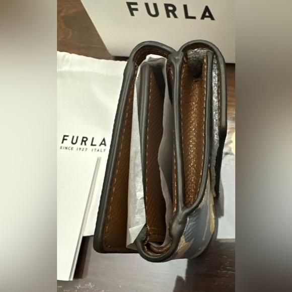FURLA  Leather TriFold Wallet Floral Pattern New In Box($148 RetailON SALE) - Picture 3 of 7